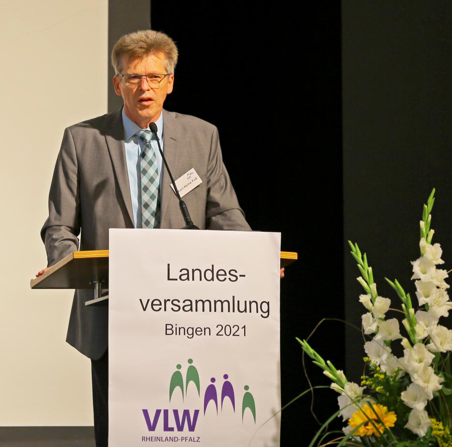 Der scheidende LV bei seiner Rede Der scheidende LV bei seiner Rede